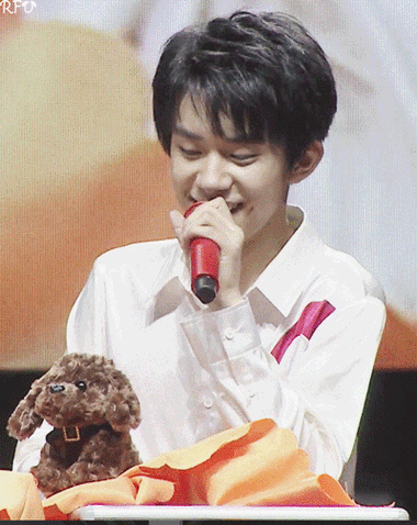 发布到【 tfboys 】…屠小葵11易烊千玺 梨窝笑 gif动图发布到