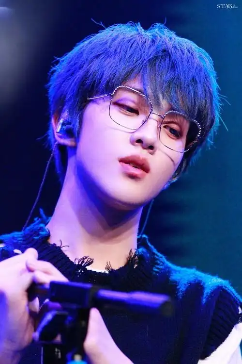 想搜集一些张星特巡演的照片