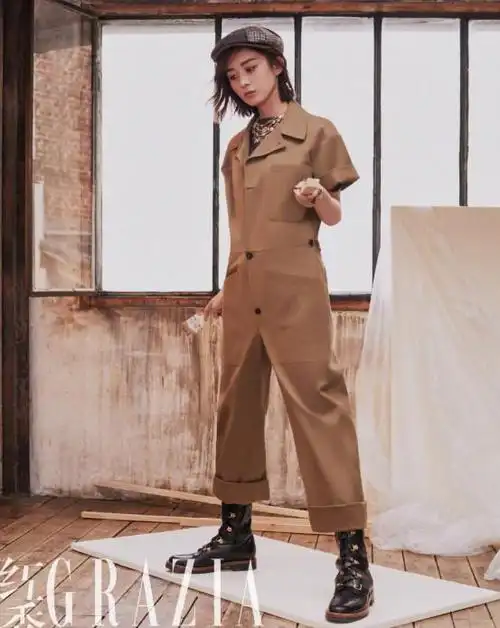 赵丽颖再登杂志封面令人眼前一亮土妞变成了时尚精