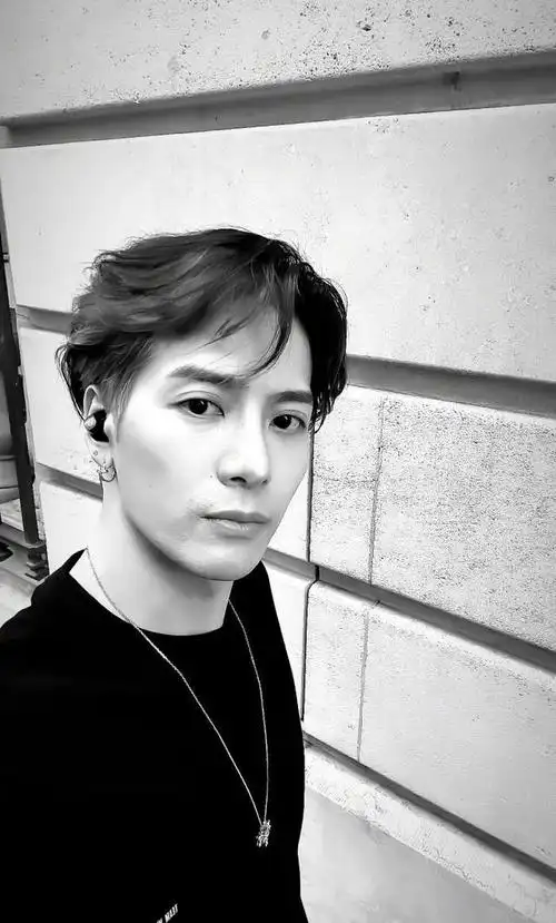 但在这次的泰国行程中却发生了一则插曲,直接吓坏王嘉尔!