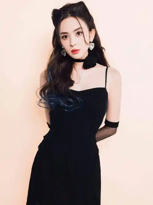 古力娜扎这双高跟长筒靴视觉冲击力爆表!_时尚_设计_魅力