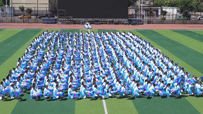 今天运城中学操场上的彩排!