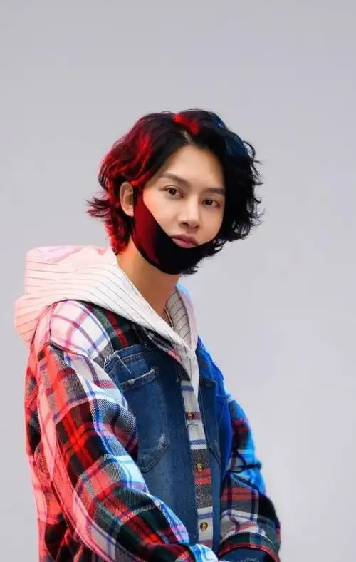 金希澈疑似塌房之前妇女之友的人设是要崩了吗