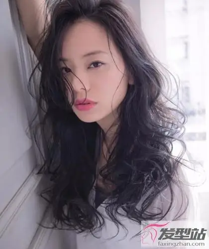 空气烫卷发发型