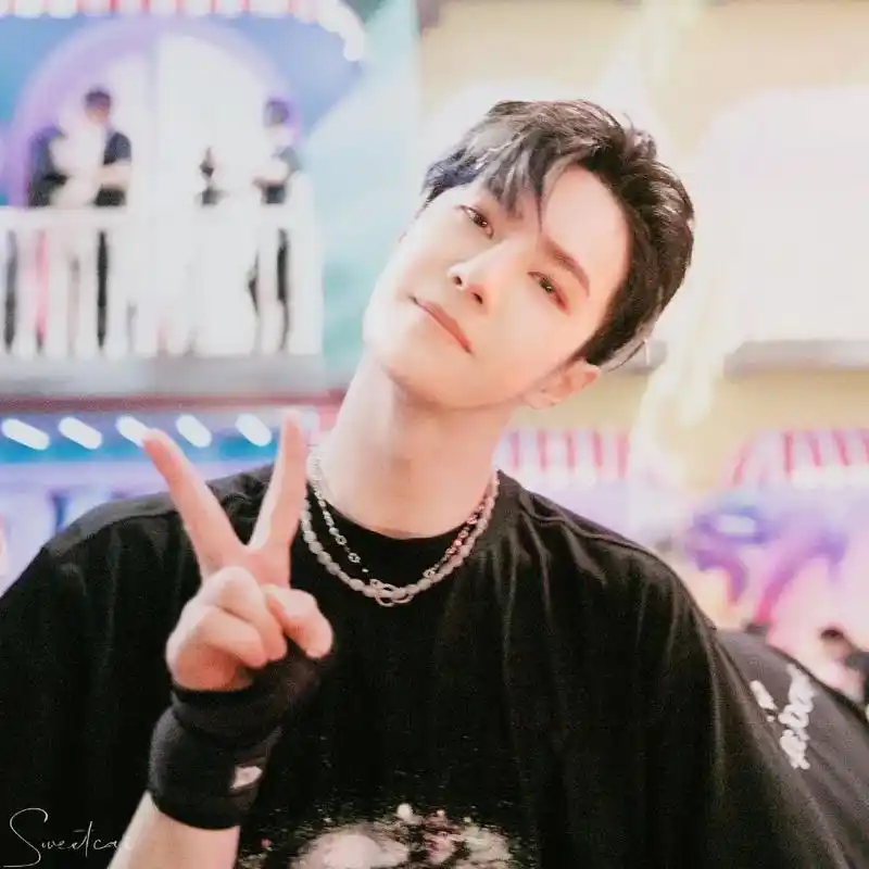 甜甜的歪头杀.甜妹拯救世界!0606#王甜甜 #王一博 - 抖音