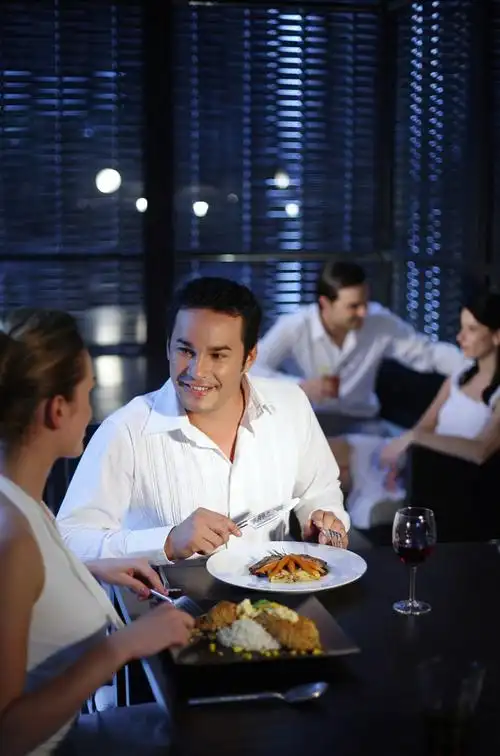 用餐的浪漫情侣图片素材