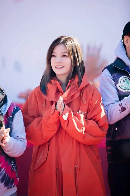 赵薇新剧《学区房》开机 《演员请就位2》第四期犀利点评精彩延续