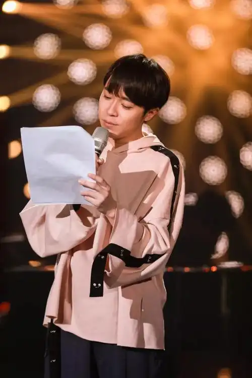 《歌手》× 吴青峰:谢谢你,成为这个世界的浮木