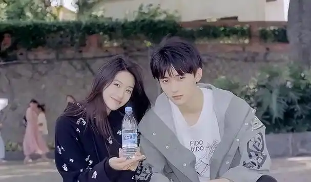 李庚希被庄达菲用资源力压?原来京圈公主,也要分个三六九等!