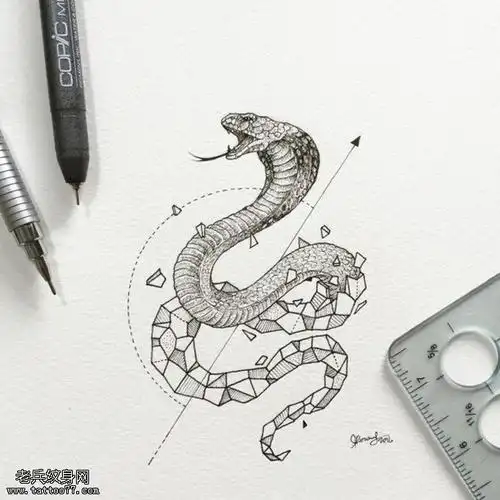 手稿几何线条蛇纹身图案