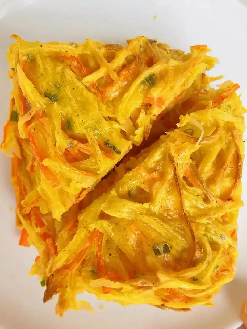 健康早餐土豆鸡蛋饼走起来.给孩子做个健康早餐,土豆鸡蛋饼,孩 - 抖音