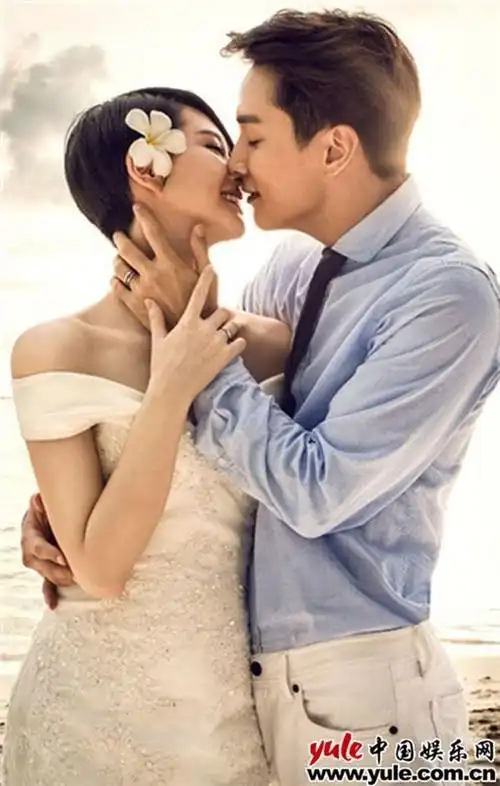 戚薇与老公 李承铉 婚纱照