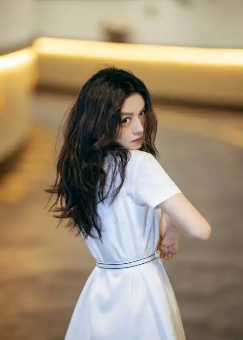 也是生活中浪漫坚强的精灵少女愿@春夏_x新的一岁依旧明媚灿烂,不断