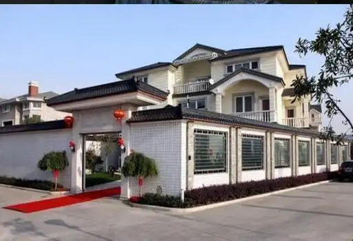 王二妮成名之后,生活发生巨大的变化,拥有几处的豪宅,传给老公买了几