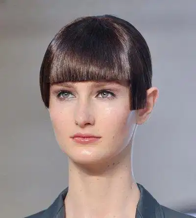 女生中长发剃鬓角图片 女生发型剃鬓角剃后脑勺