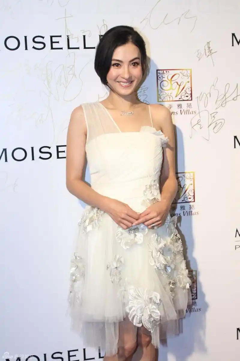 p>张柏芝,1980年5月24日出生于中国香港,中国香港影视女演员,歌手.