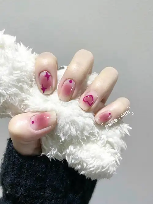 粉色美甲甜蜜氛围腮红可爱手绘少女甲