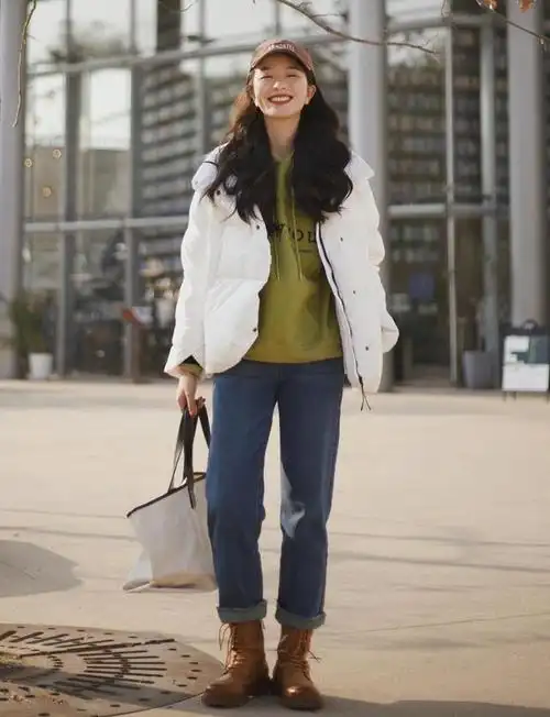 白色裤子怎么搭配鞋子(穿裤子时)