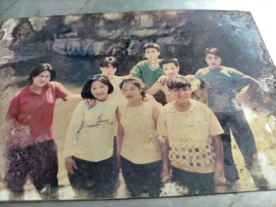 快三十年的老照片了回忆一下有刷到的同学看看当初的我们