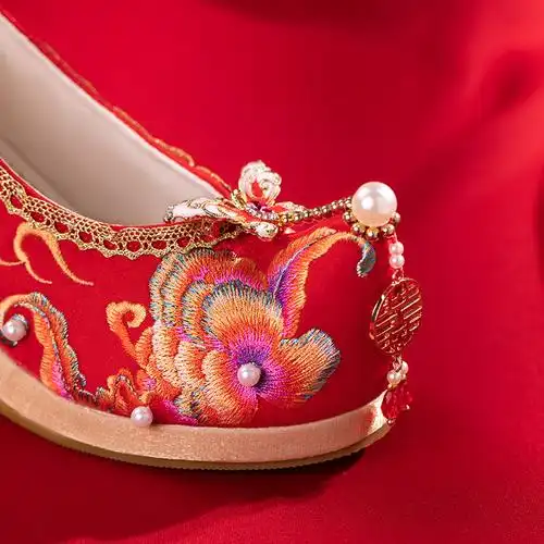 婚礼结婚红色坡跟增高古风布高跟绣花汉服鞋婚鞋子女中式秀禾服鞋