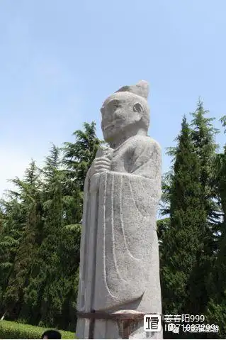 乾陵是唐代"依山为陵"纪念性建筑工程的杰作,是唐高宗和武则天的合葬