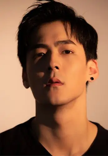 网剧棋魂热播余沛杉化身实力棋手奔赴热爱