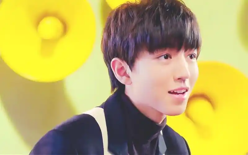 tfboys王俊凯帅气壁纸_受欢迎的大陆小鲜肉