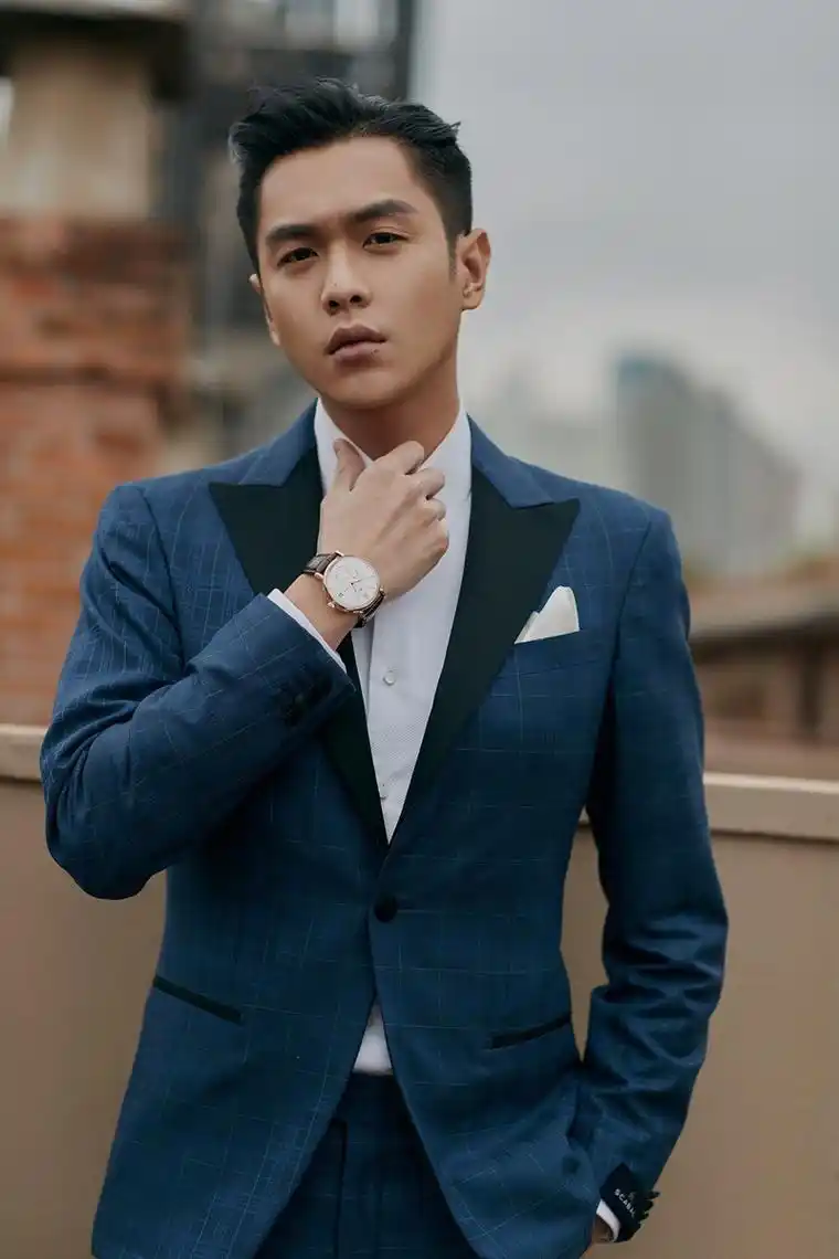 男演员张若昀优雅魅力时尚绅士写真