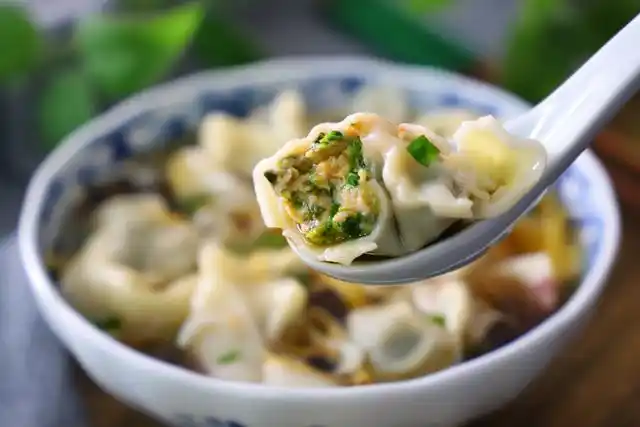 【荠菜肉馅馄饨】