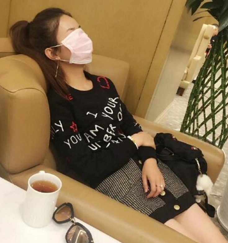 盘点女星睡觉:迪丽热巴睁着眼,杨颖张着嘴,被刘亦菲的姿势震撼