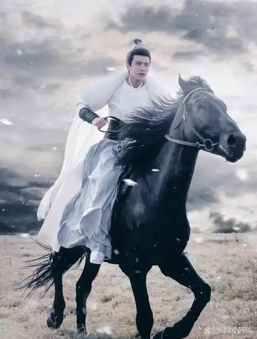 任嘉伦古装也太好看了,真的好适合演古风剧!