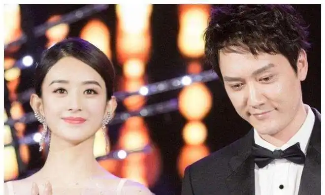 冯绍峰与赵丽颖再偶遇3岁孩子忙被保姆抱走两人同在横店工作