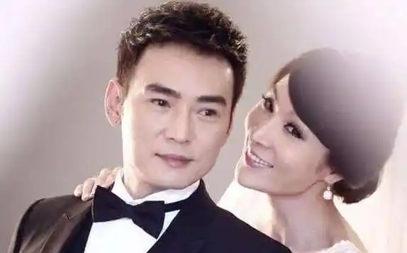 焦恩俊:被"绿"还净身出户,2婚娶初恋陷入冷战,今现状如何_女儿_妻子