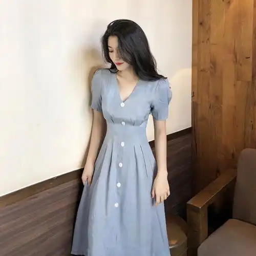 裸粉色气质连衣裙图片