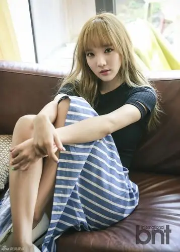 组图:韩女团stellar写真 深v衫大秀春光_高清图集_新浪网