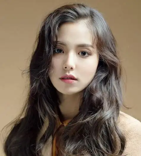 圆脸窄额头女生巧借刘海做真·美女 额头窄女生适合梳的刘海安利