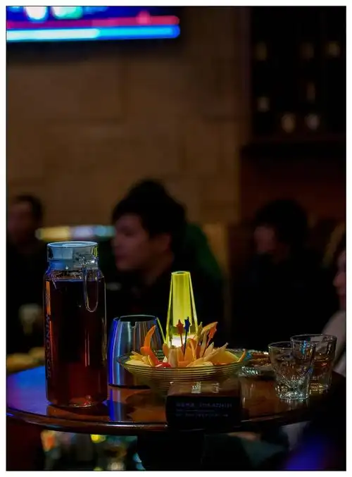 尼康 d300s(单机)      查看大图 手机看图 作品简介 酒吧拍照片