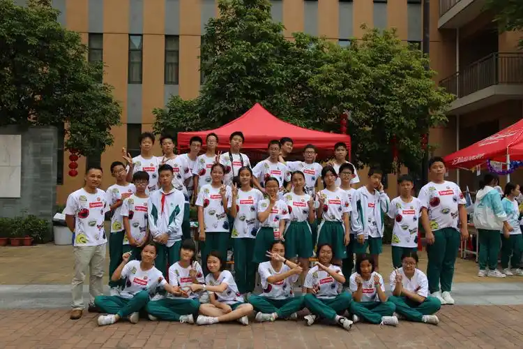 鹰击长空 放飞梦想—广州市培英中学初中部体育节