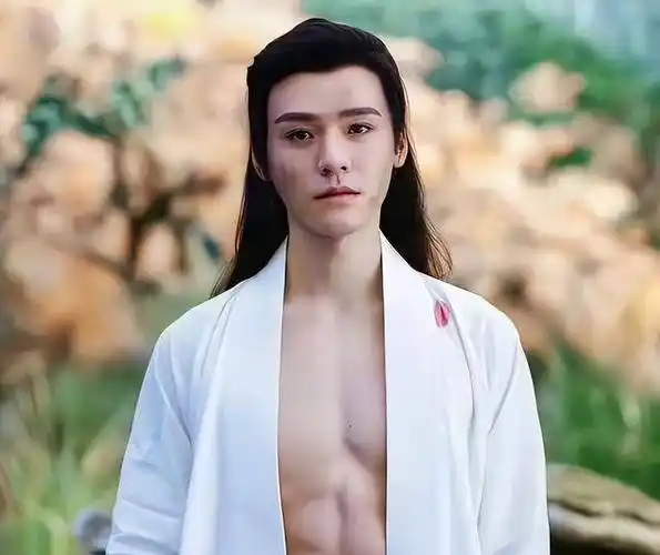 同样"露腹肌",将龚俊,邓为与费翔放一起对比,魅惑力高下立判_身材