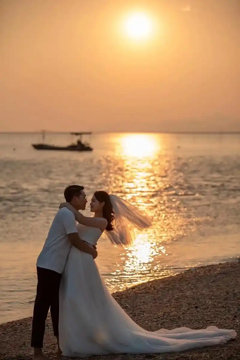 一眼就心动的夕阳95婚纱照93满满的电影.风格:唯美|浪漫| - 抖音