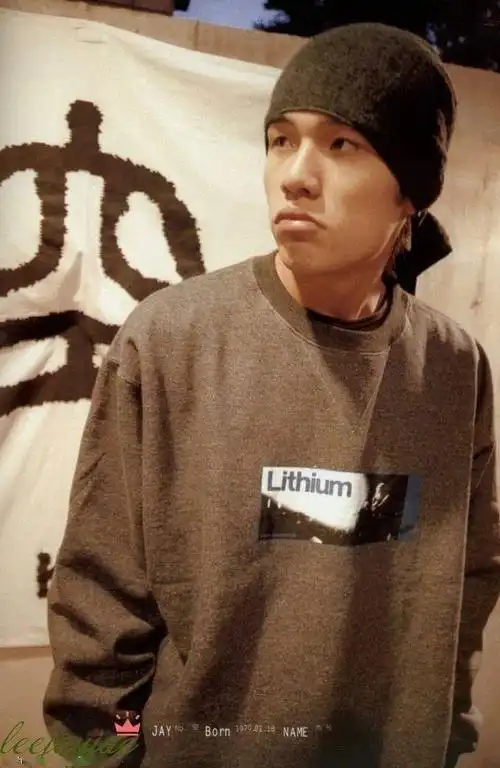 先收藏周杰伦晒老照片20年前的他已经很迷人了多图