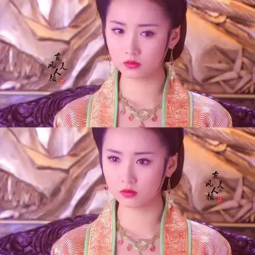 吕一笑起来的时候就像小白兔一样单纯可爱.