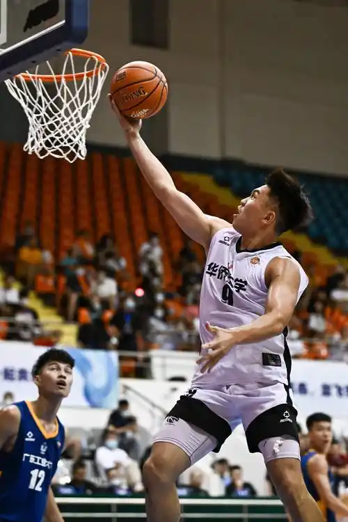 篮球——cuba:广东工业大学队胜华侨大学队_海口_比赛_胡智轩