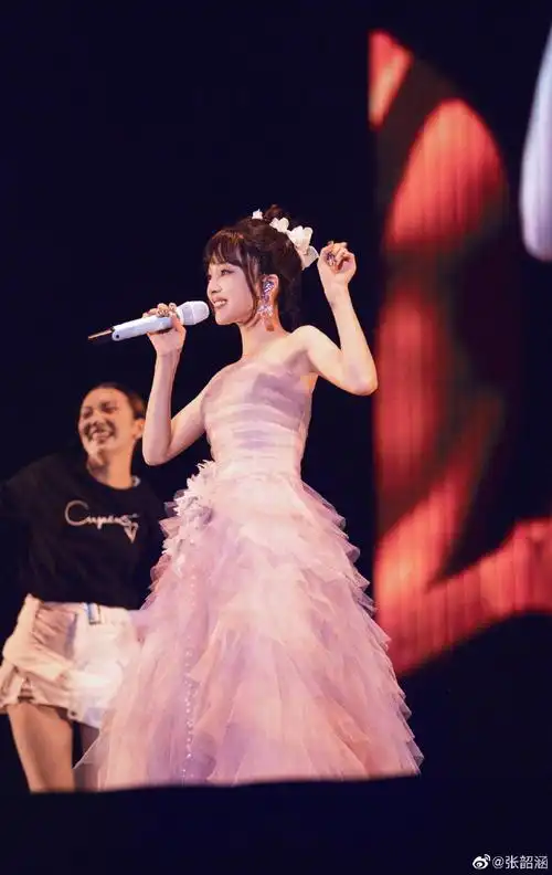 张韶涵晒演唱会舞台照##张韶涵说苏州是寓言第一个返场的城市