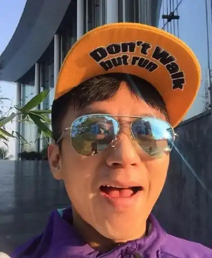 邓超晒搞怪九连拍