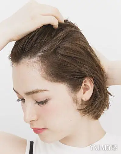 露额头才是真美女 短发这么弄美美哒