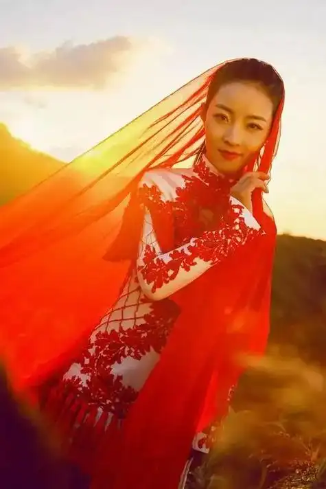 王二妮,王小妮姐妹深情献唱〈陕北女娃〉 - 抖音