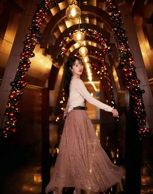 袁冰妍古装扮相惊艳,天降一位貂蝉小姐姐,精美头饰超抢眼_美女_粉色