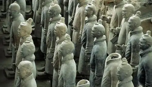活人兵马俑是否真的存在?专家说了一句话,惊坏众人!_腾讯新闻