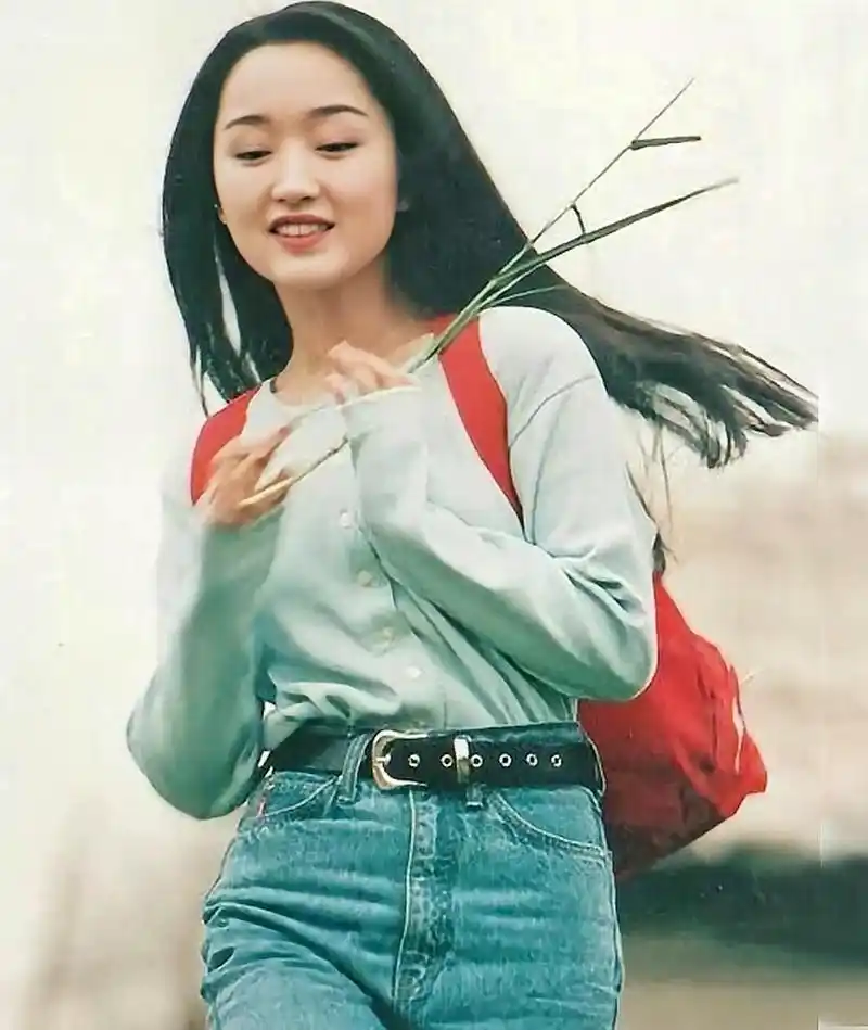 一组杨钰莹青春时照片,歌甜人美,这样的天然美女已经不会再有了